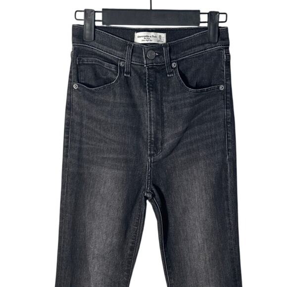 Abercrombie & Fitch Flare Ultra High Rise Jeans Washed Black Size 25/0 - Picture 6 of 8